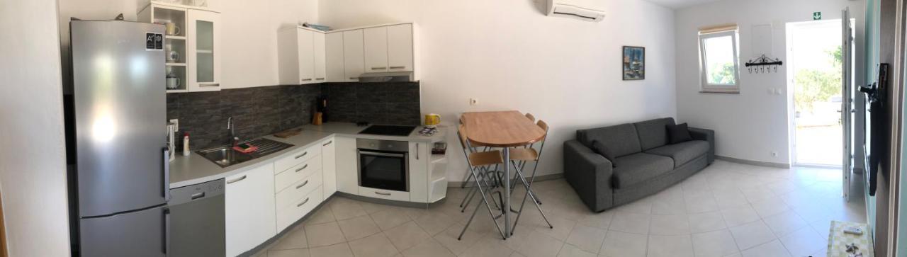 Apartments Sandro Sali Exterior photo